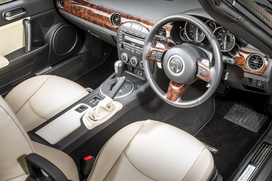 Интерьер Mitsuoka Brooklands Roadster 2016 года  (фото 4 из 5)